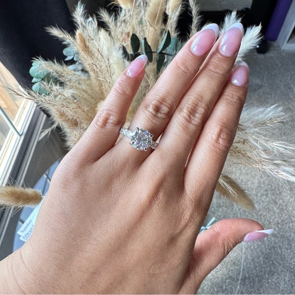 5.4cttw D VVS1 full moissanite solid engagement ring sz 5 - Picture 7 of 11